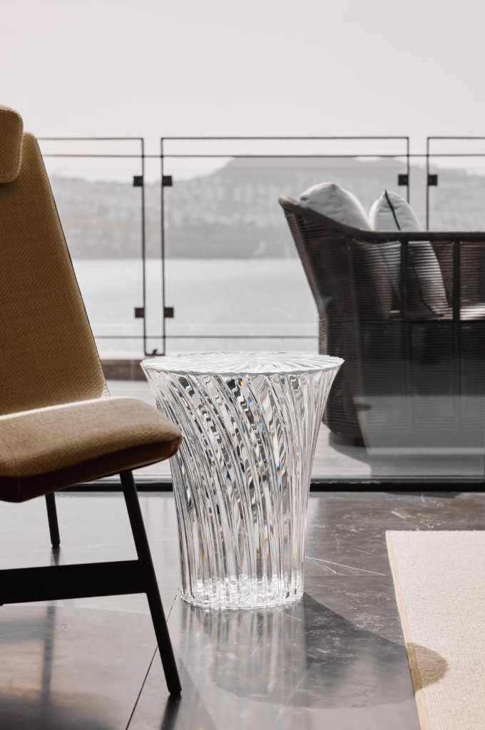 Kristal detaylı salon